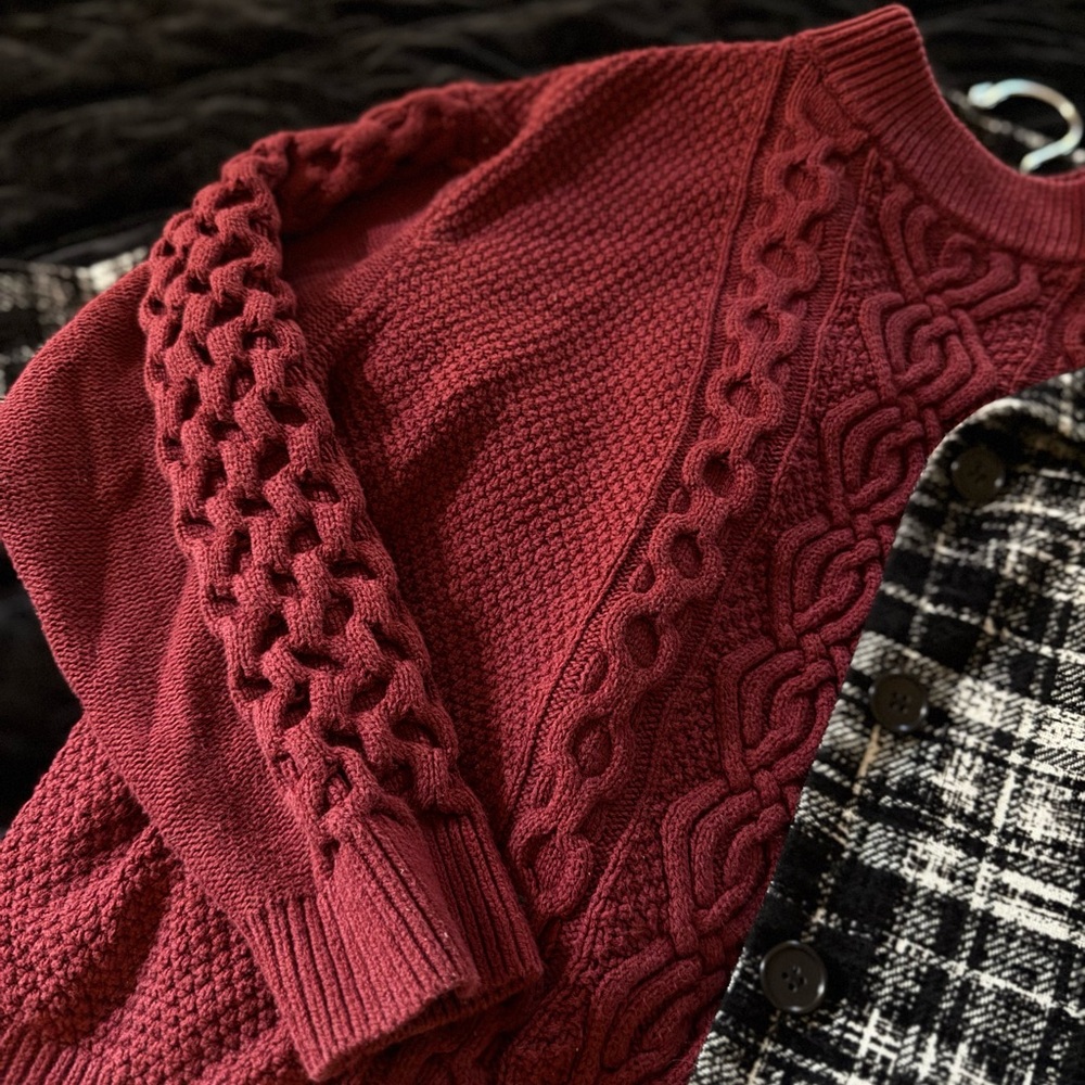 URBAN OUTFITTERS Maroon Cable Knit Turtleneck Sweater - Picture 5 of 13